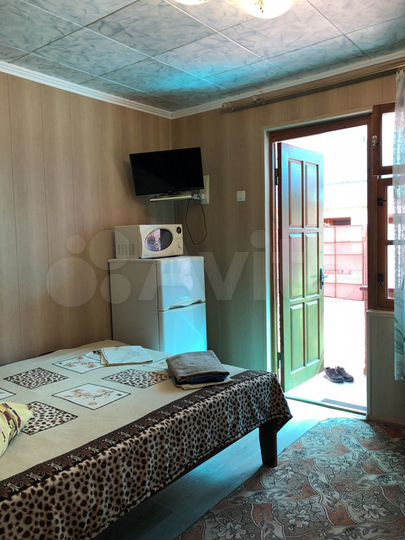 Комната 15 м² в 9-к., 1/3 эт.