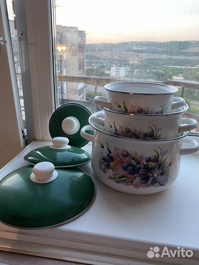 Кастрюли эмалированные набор