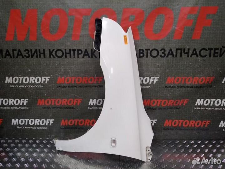 Крыло L Авенсис AZT250 (1 модель повторитель А071