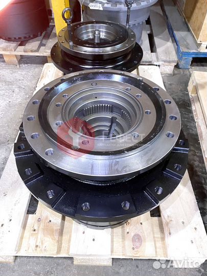 Редуктор хода Hitachi EX200LC-5HHE