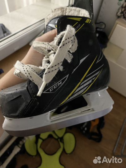 Коньки хоккейные