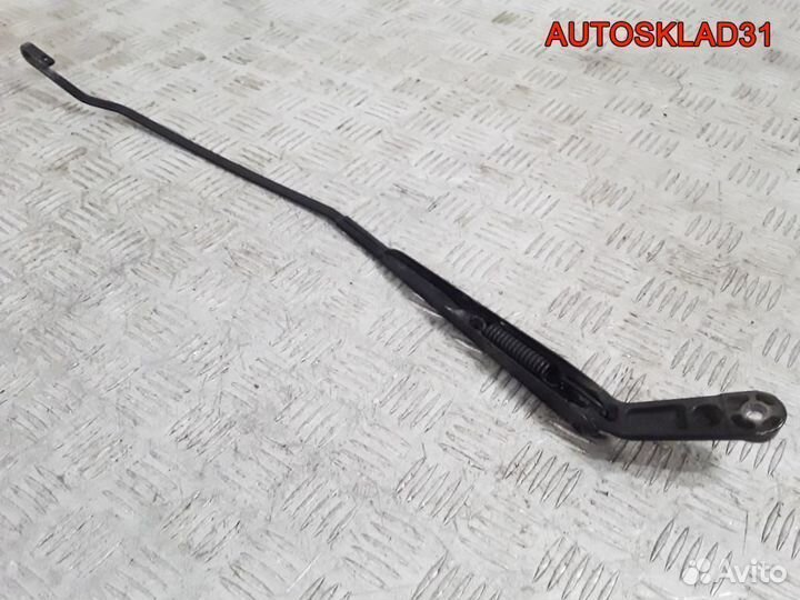 Поводок стеклоочистителя правый VW Golf 1J1955410A