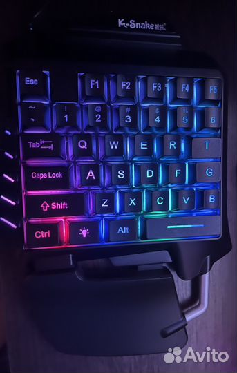 Игровая клавиатура с подсветкой, новая