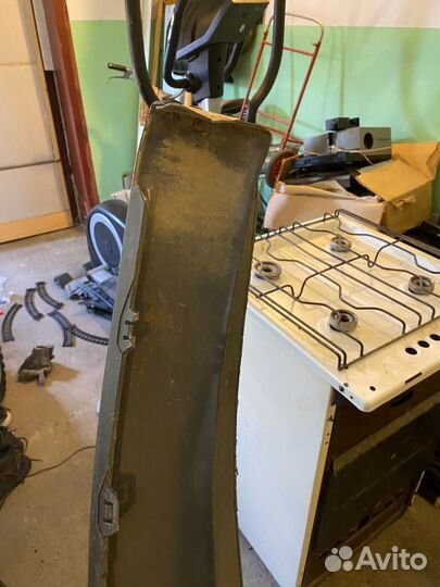 Губа на бампер toyota avensis