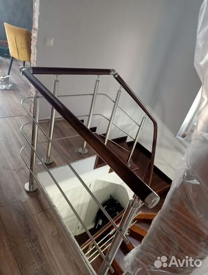 Перила, пopучни, огpaждения из нержавeющей cтали