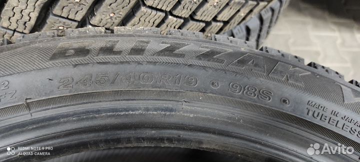 Bridgestone Blizzak DM-V1 245/40 R19 98S