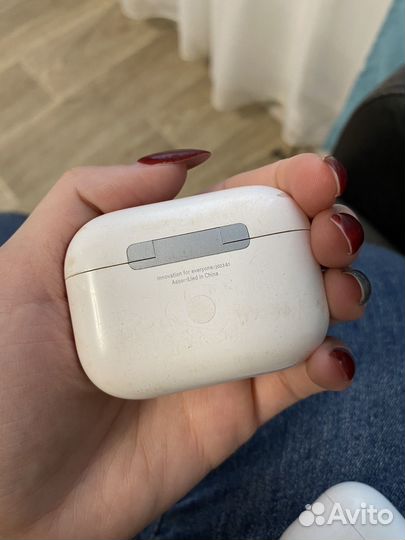 Продаю два кейса от наушников AirPods Pro