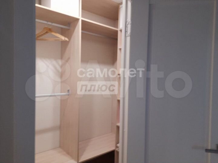 2-к. квартира, 43 м², 3/9 эт.