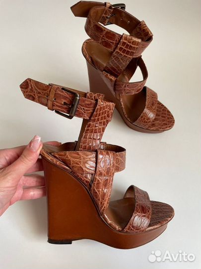 Le Silla, Bottega Veneta, Valentino, Prada