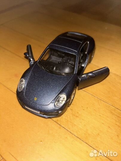 Машинка игрушечная