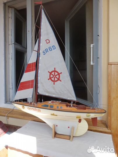 Модель яхты класса 