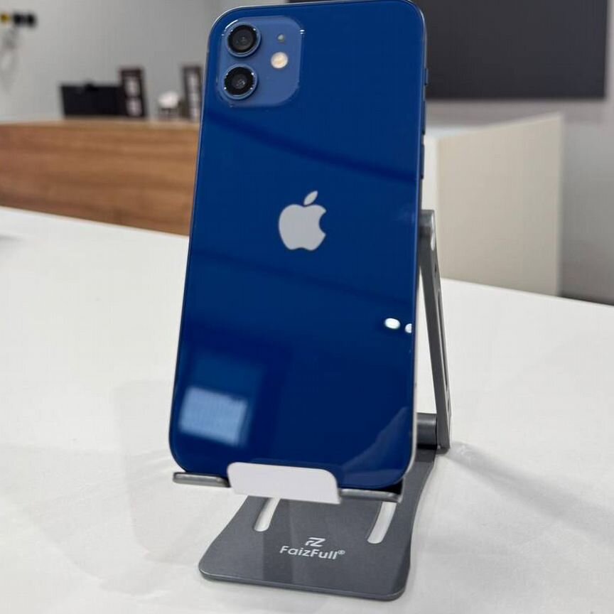 Купить 📱 мобильный телефон, смартфон Apple iPhone 12 синего цвета