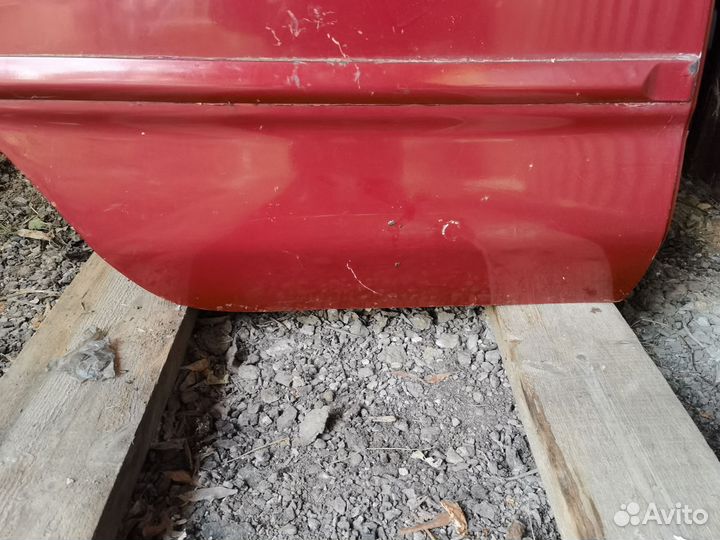 Дверь задняя Mitsubishi Carisma