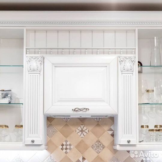 Кухонный гарнитур классика любой сложности