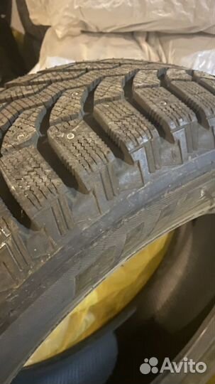 Bridgestone Blizzak Spike-01 255/60 R18