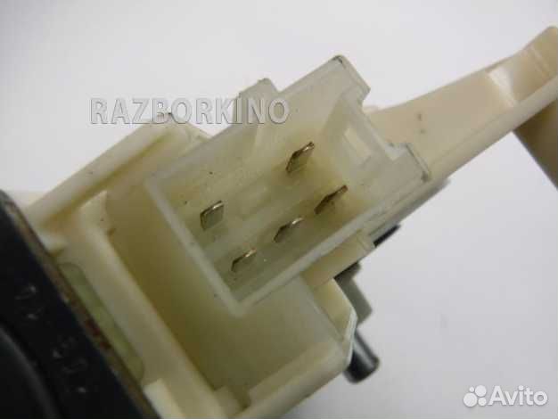 Моторчик переднего левого стеклоподъемника Mercedes C292 GLE