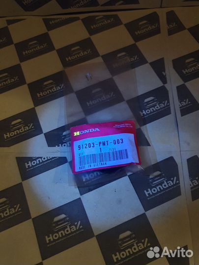 Сальник редуктора заднего левый Honda CR-V