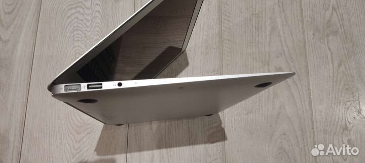 Apple MacBook Air 13 2011 A1369