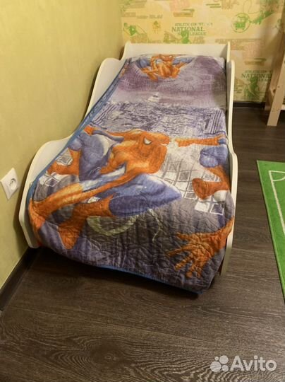 Детская кровать машинка