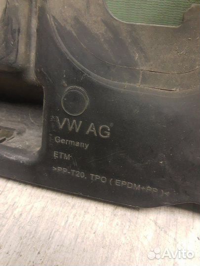 Дефлектор радиатора передний Volkswagen Passat Cc