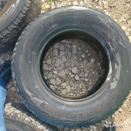 Bridgestone Blizzak DM-V1 275/65 R17 115Q