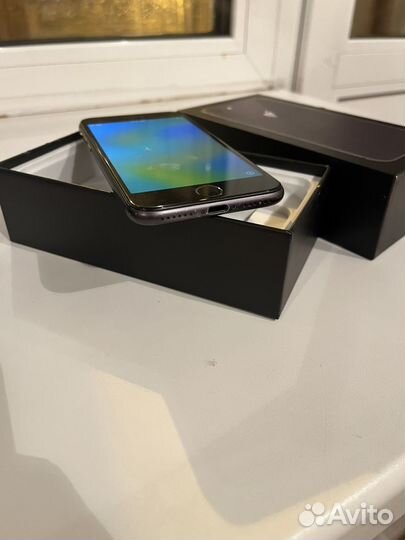 iPhone 8, 64 ГБ