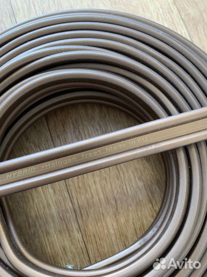 Акустический кабель Van den hul