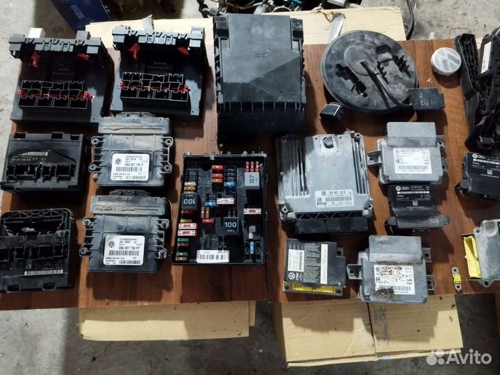 Блок управления двигателем Пассат б6