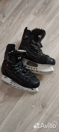 Коньки хоккейные
