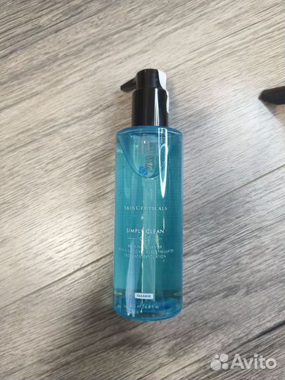 Гель для умывания SkinCeuticals Simply Clean