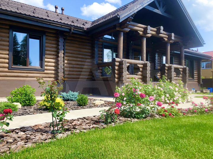 Дом 246,3 м² на участке 14,9 сот.