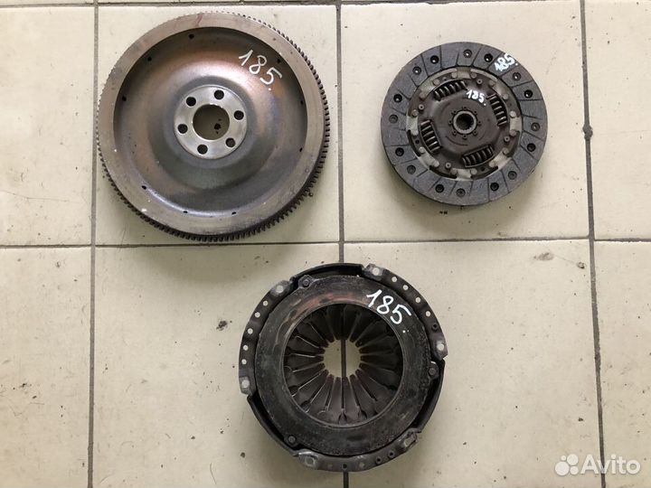 Маховик корзина диск сцепления Mitsubishi Colt Z30