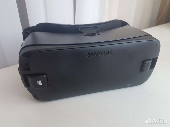 Очки виртуальной реальности Samsung Gear VR