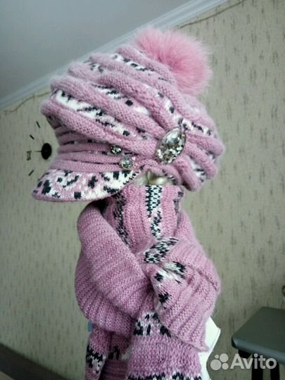 Шапка с шарфиком