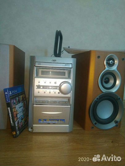 Музыкальный центр