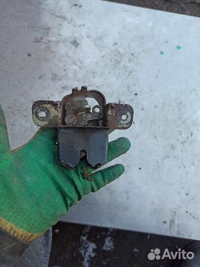 Замок багажника Kia Sephia 1 рест