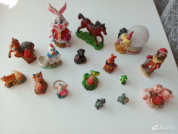 Статуэтки и магнитики
