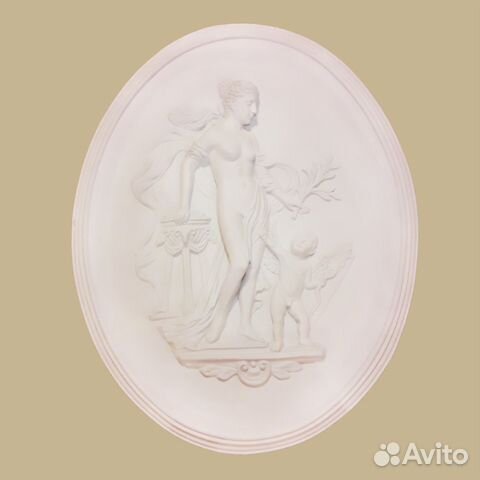 Роскошная скульптура на стену