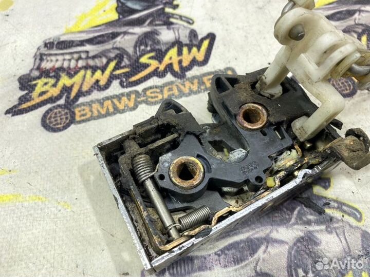 Замок двери передний левый Audi 80 B4 1994