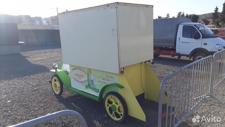 Прилавок торговый с местом