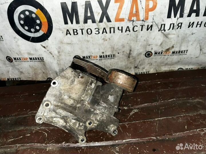 Насос гидроусилителя Hyundai Starex 2.5 D4CB 2005