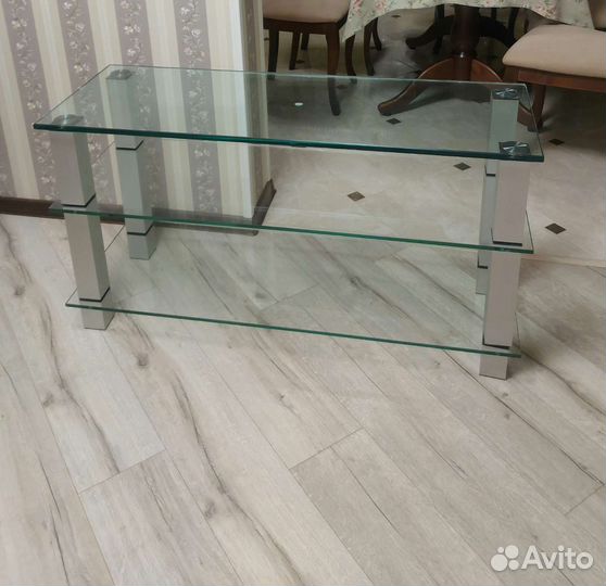 Стеклянная тумба под тв