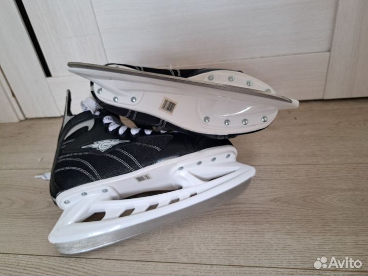 Коньки хоккейные 44 размер