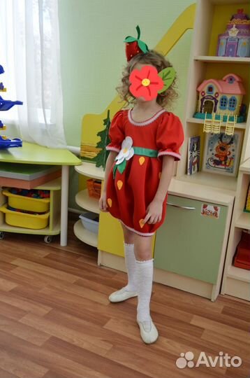 Костюм клубнички (землянички)