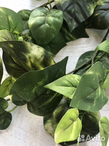 Цветы ромашки розы и зелень искусственная