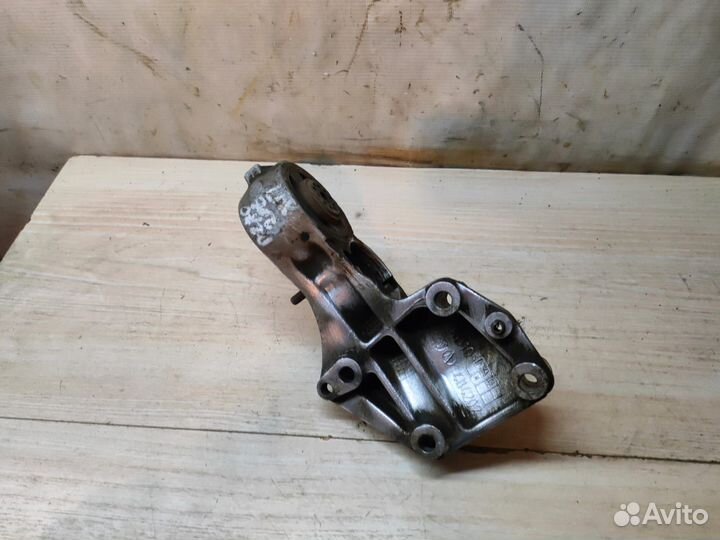 Кронштейн промежуточного вала Peugeot 206