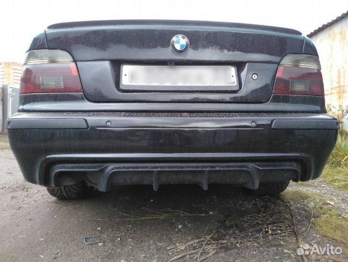 Задний бампер M5 BMW E39 с Диффузором