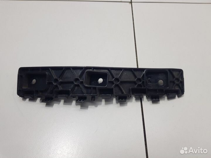 Кронштейн заднего бампера правая