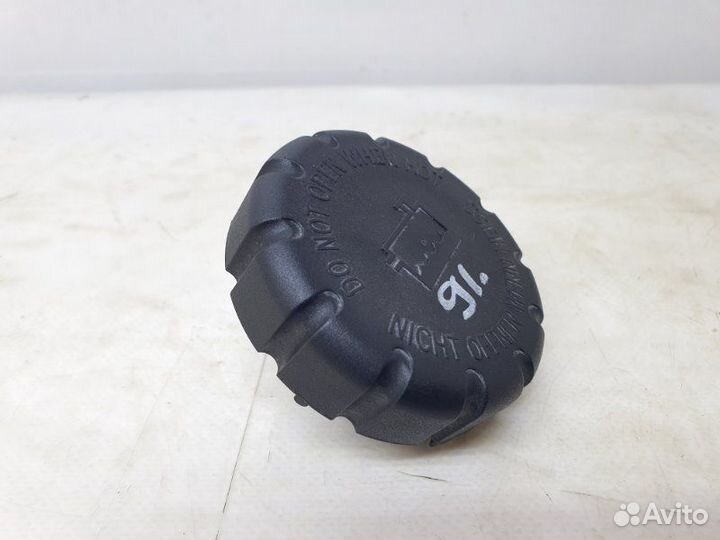 Крышка расширительного бачка Mercedes-Benz E C207