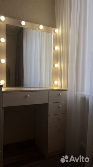 Гримерный стол